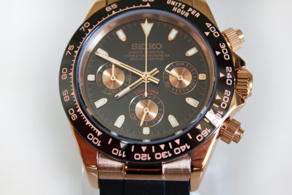 Seiko Rose Gold Daytona Watch with Rubber Strap - Image 3