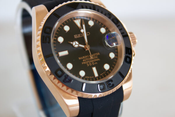 Custom Rose Gold Seiko Yachtmaster with Rubber Strap NH35 Movement - Image 3