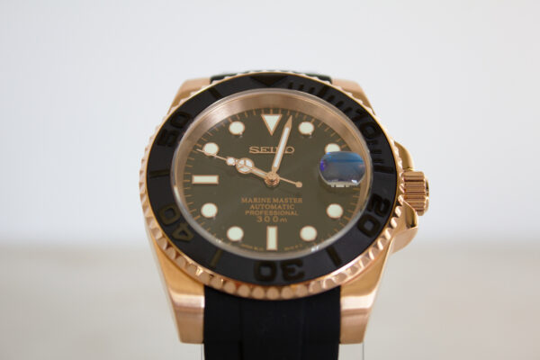 Custom Rose Gold Seiko Yachtmaster with Rubber Strap NH35 Movement - Image 5