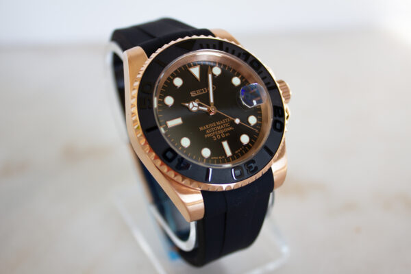 Custom Rose Gold Seiko Yachtmaster with Rubber Strap NH35 Movement