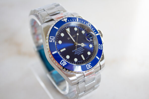 Custom Seiko Yachtmaster Sunburst Blue Dial with Blue Ceramic Bezel - Image 4